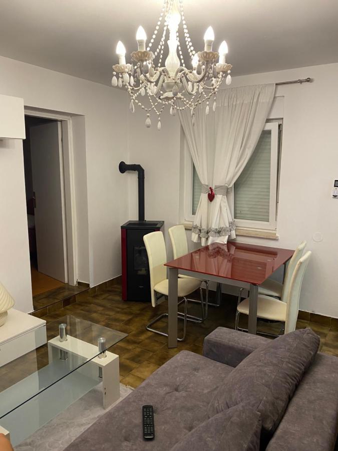 Apartman Nela Διαμέρισμα Πόρετς Εξωτερικό φωτογραφία