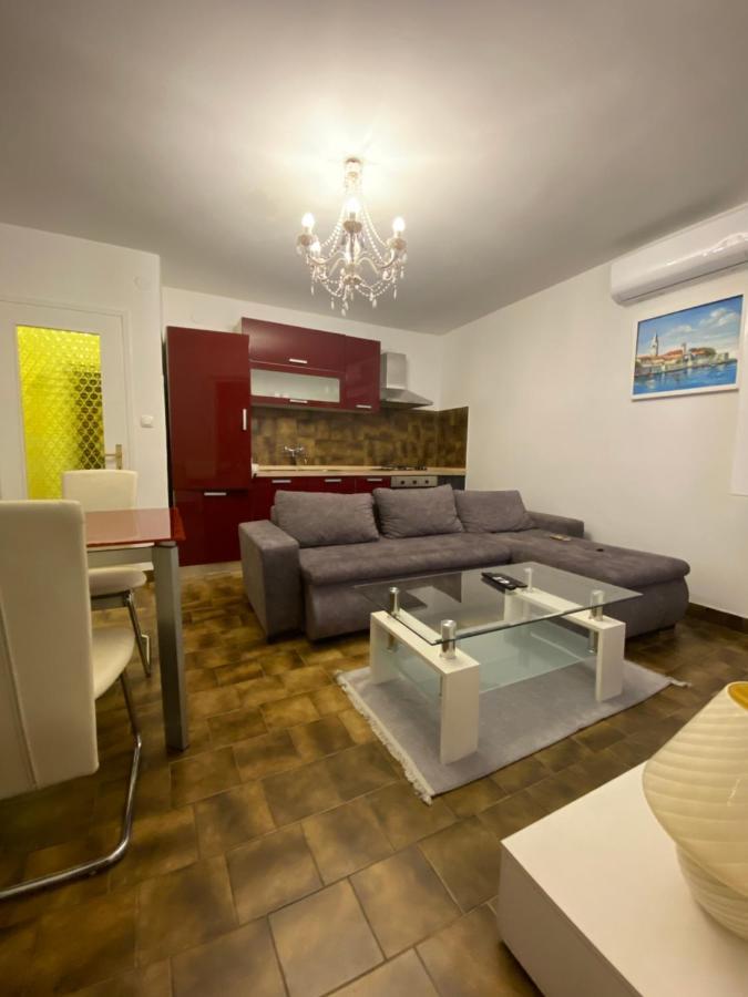 Apartman Nela Διαμέρισμα Πόρετς Εξωτερικό φωτογραφία