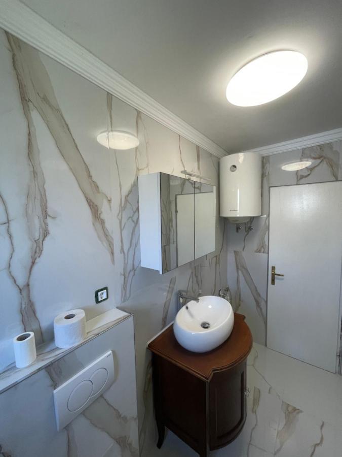 Apartman Nela Διαμέρισμα Πόρετς Εξωτερικό φωτογραφία